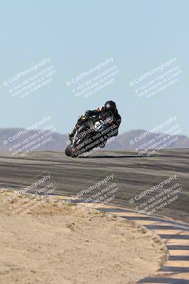 media/Dec-07-2025-CVMA (Sun) [[3e7d2de5dc]]/Race 7-Formula Lightweight Twins Shootout/